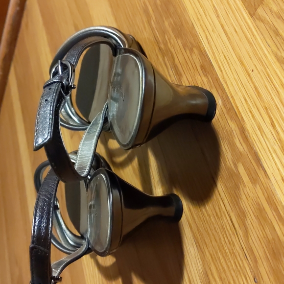 Etienne Aigner silver heels - Picture 4 of 5